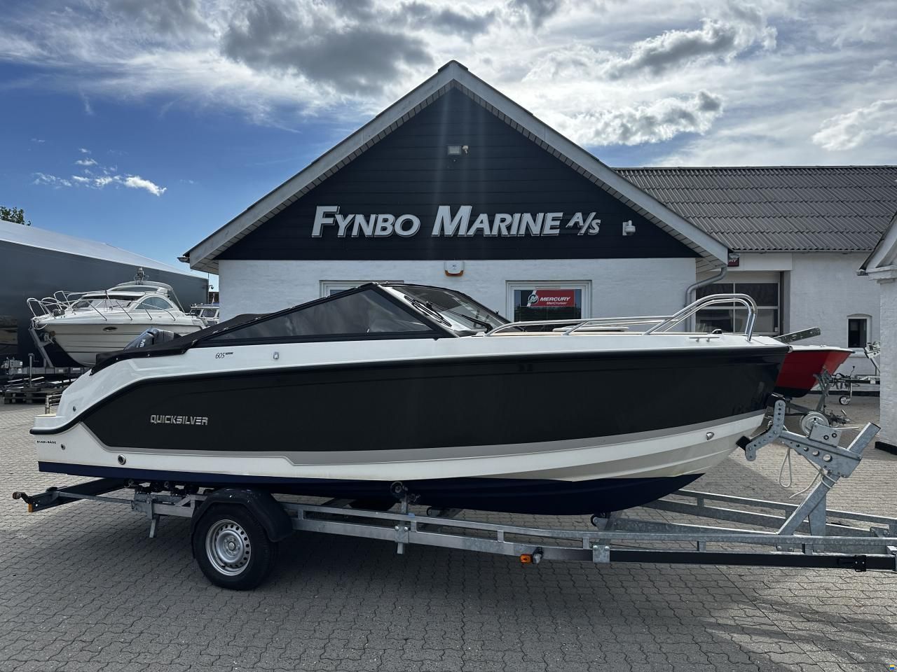 Quicksilver 605 Cruiser, Mercury F115 CT