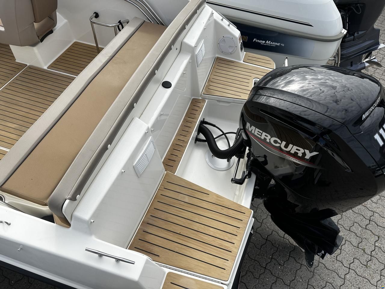 Quicksilver 605 Cruiser, Mercury F115 CT