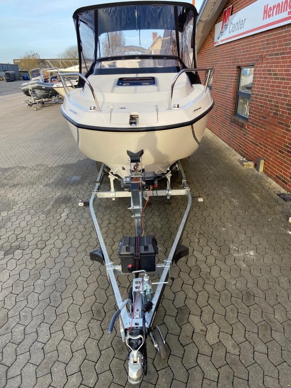 Quicksilver Activ 555 Cabin m/Mercury F115 hk og Bre