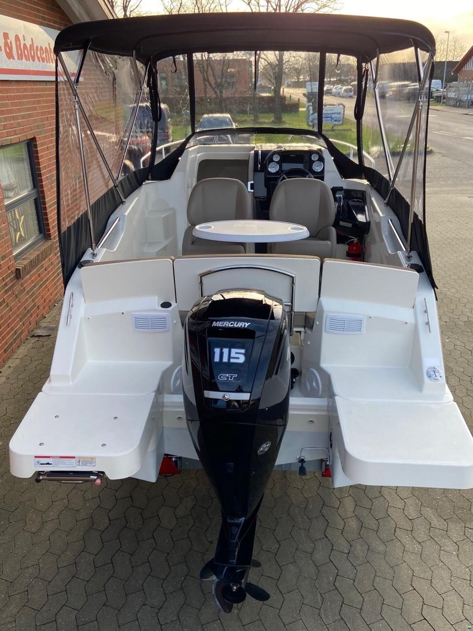 Quicksilver Activ 555 Cabin m/Mercury F115 hk og Bre