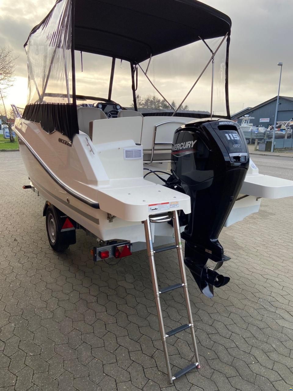 Quicksilver Activ 555 Cabin m/Mercury F115 hk og Bre