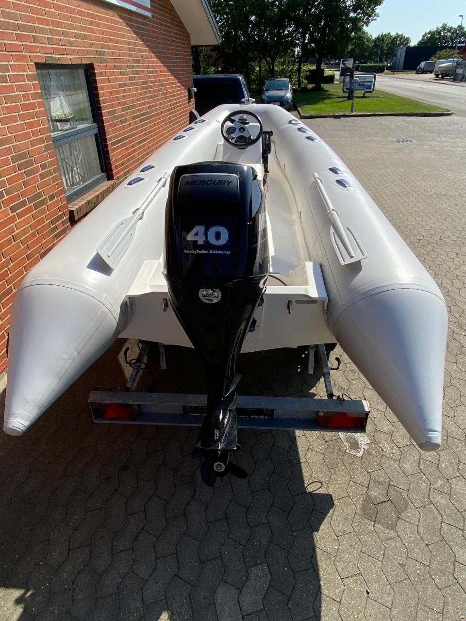 Grand S470 rib m/jockeypult m/Mercury F40 hk E