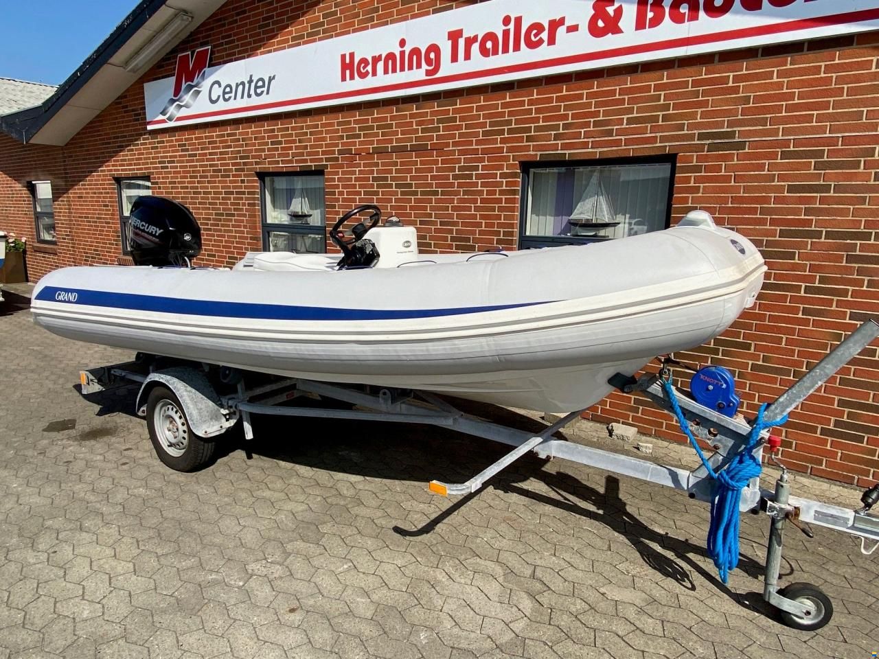 Grand S470 rib m/jockeypult m/Mercury F40 hk E