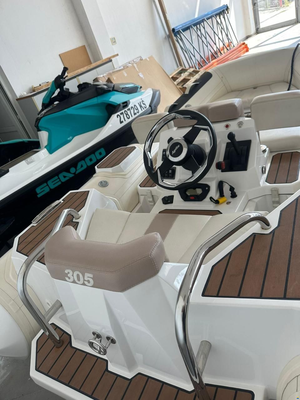 Agilis Jet Tenders AT-305