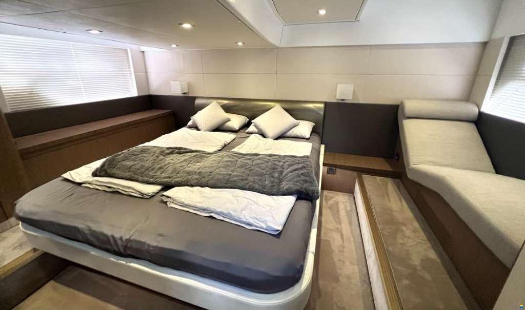 Beneteau 49 GT Flybridge