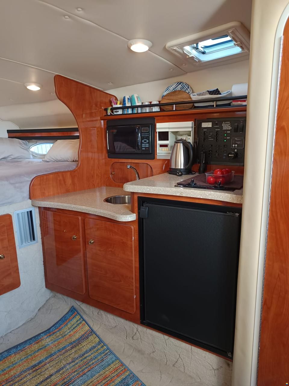 Rinker 320 Fiesta Vee