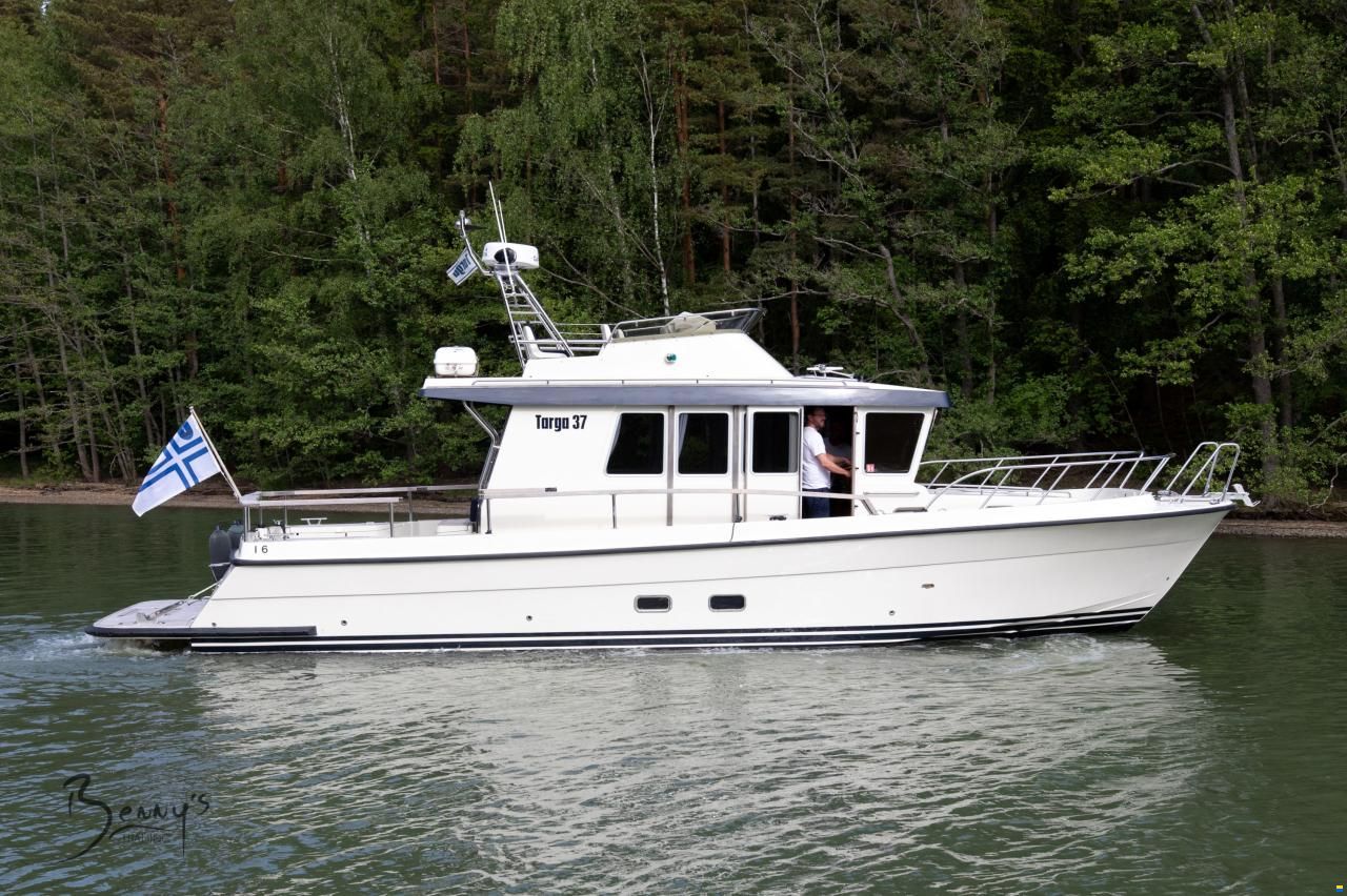Targa 37+