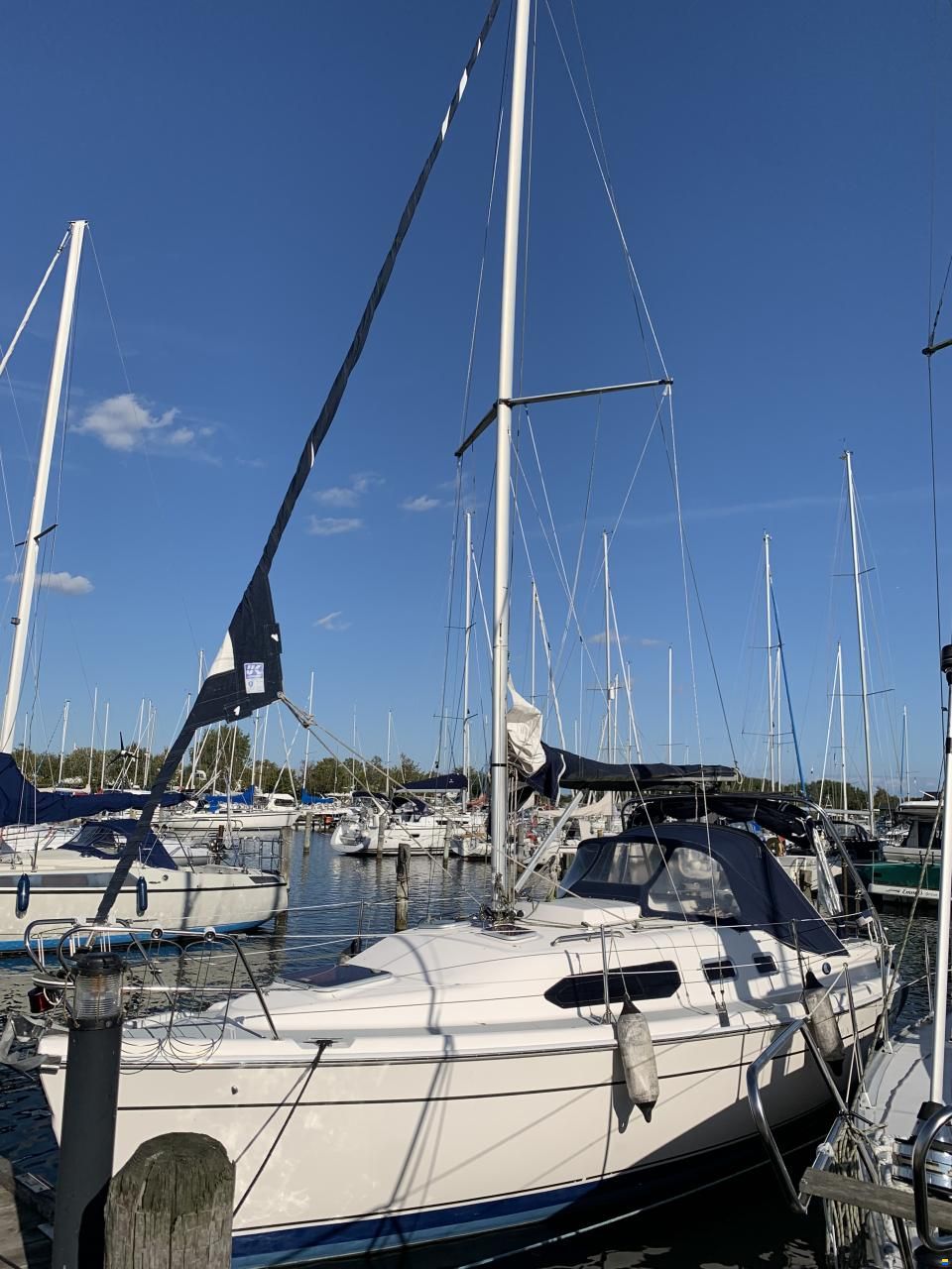 Hunter Marine 306