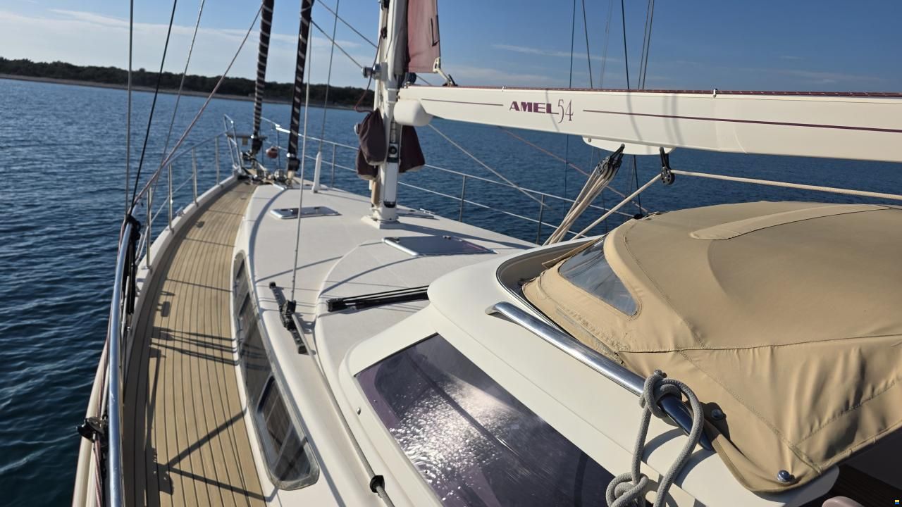 Amel 54