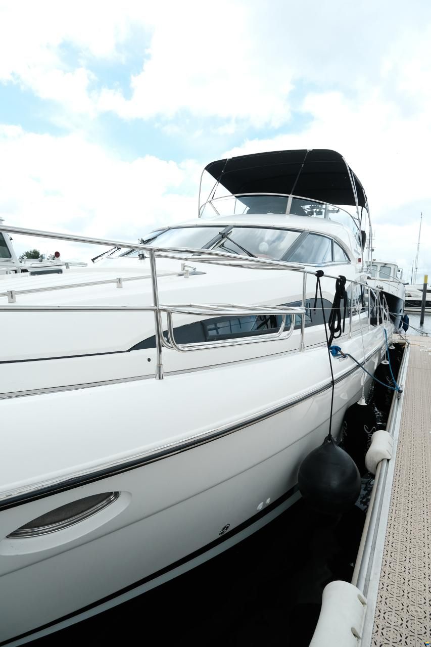 Fairline Squadron 52
