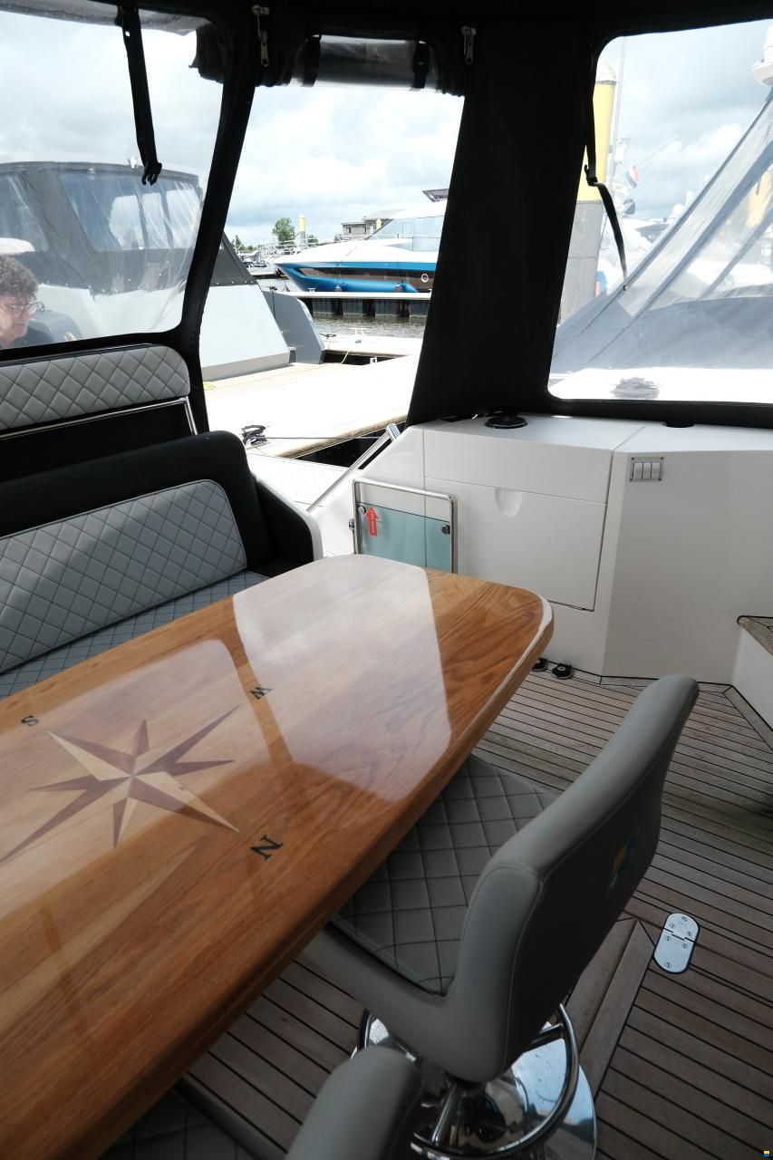 Fairline Squadron 52