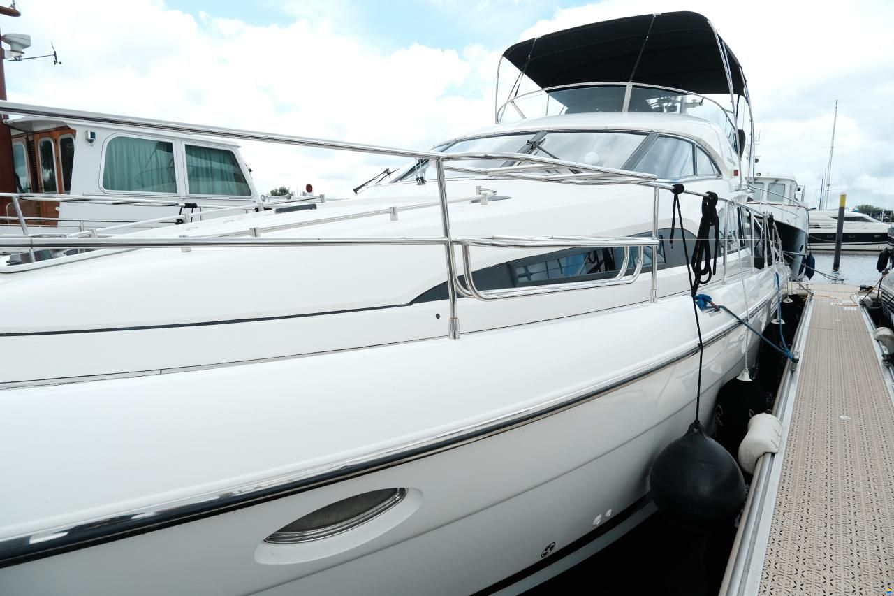 Fairline Squadron 52