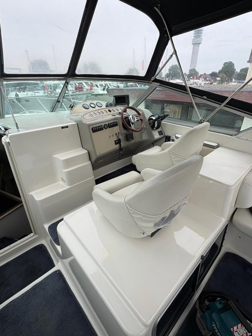 Maxum 3200 SCR