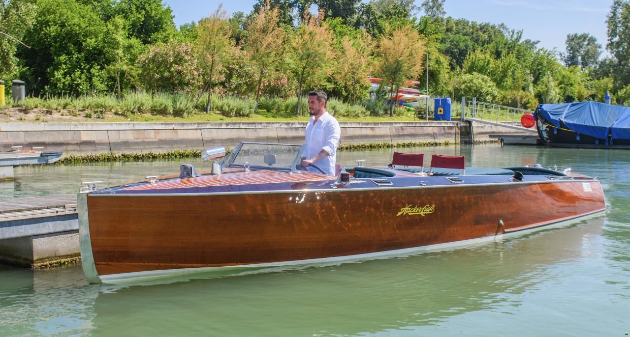 Hacker-Craft Classic Tender