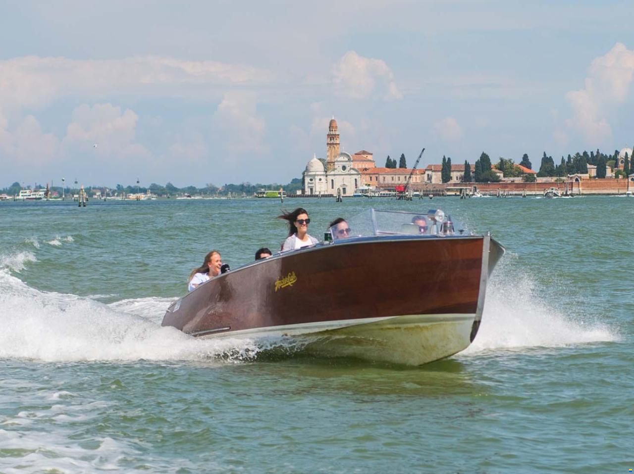 Hacker-Craft Classic Tender