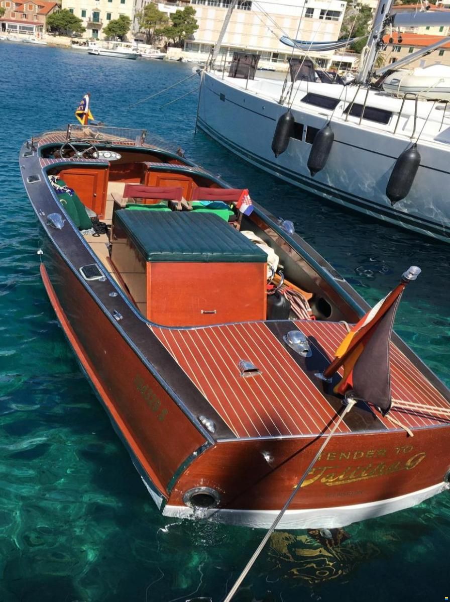 Hacker-Craft Classic Tender