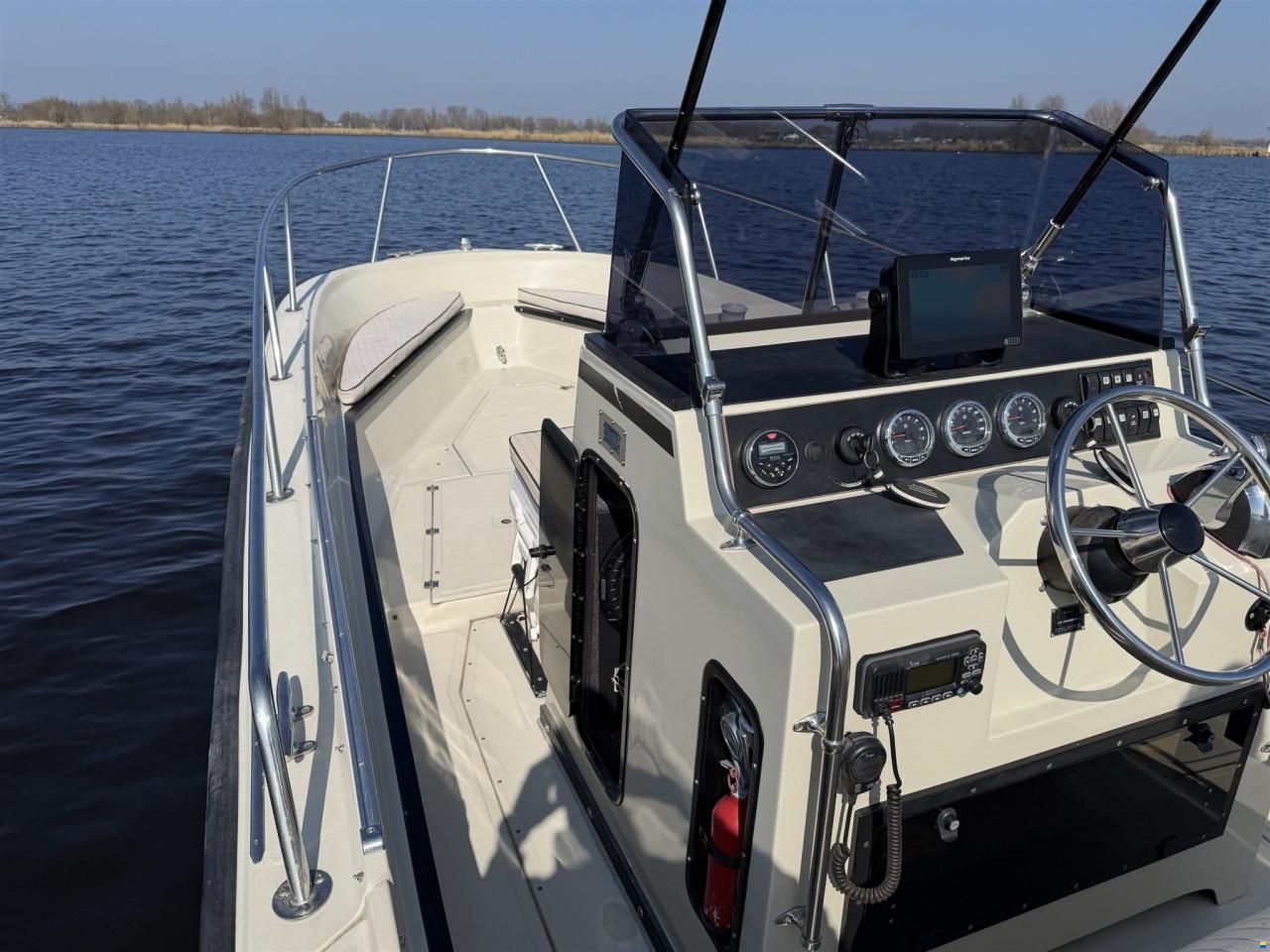 Boston Whaler OUTRAGE 25