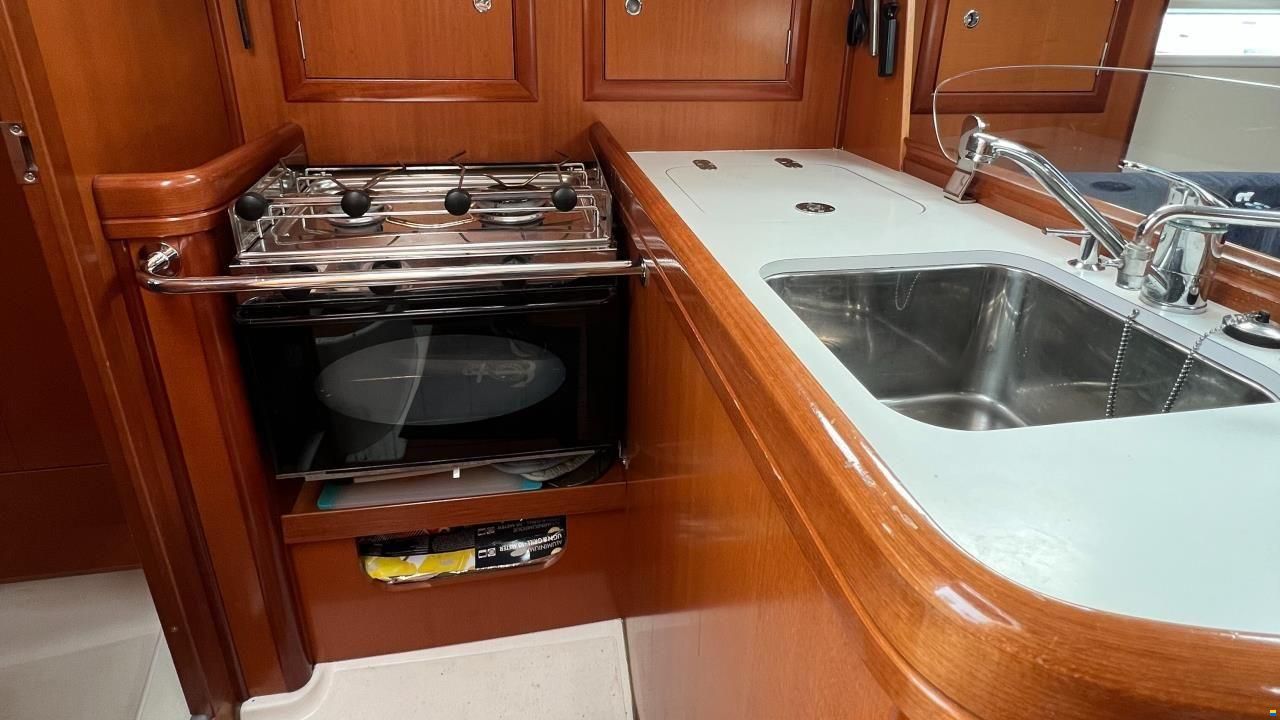 BENETEAU SEGELBÅTAR OCEANIS 323