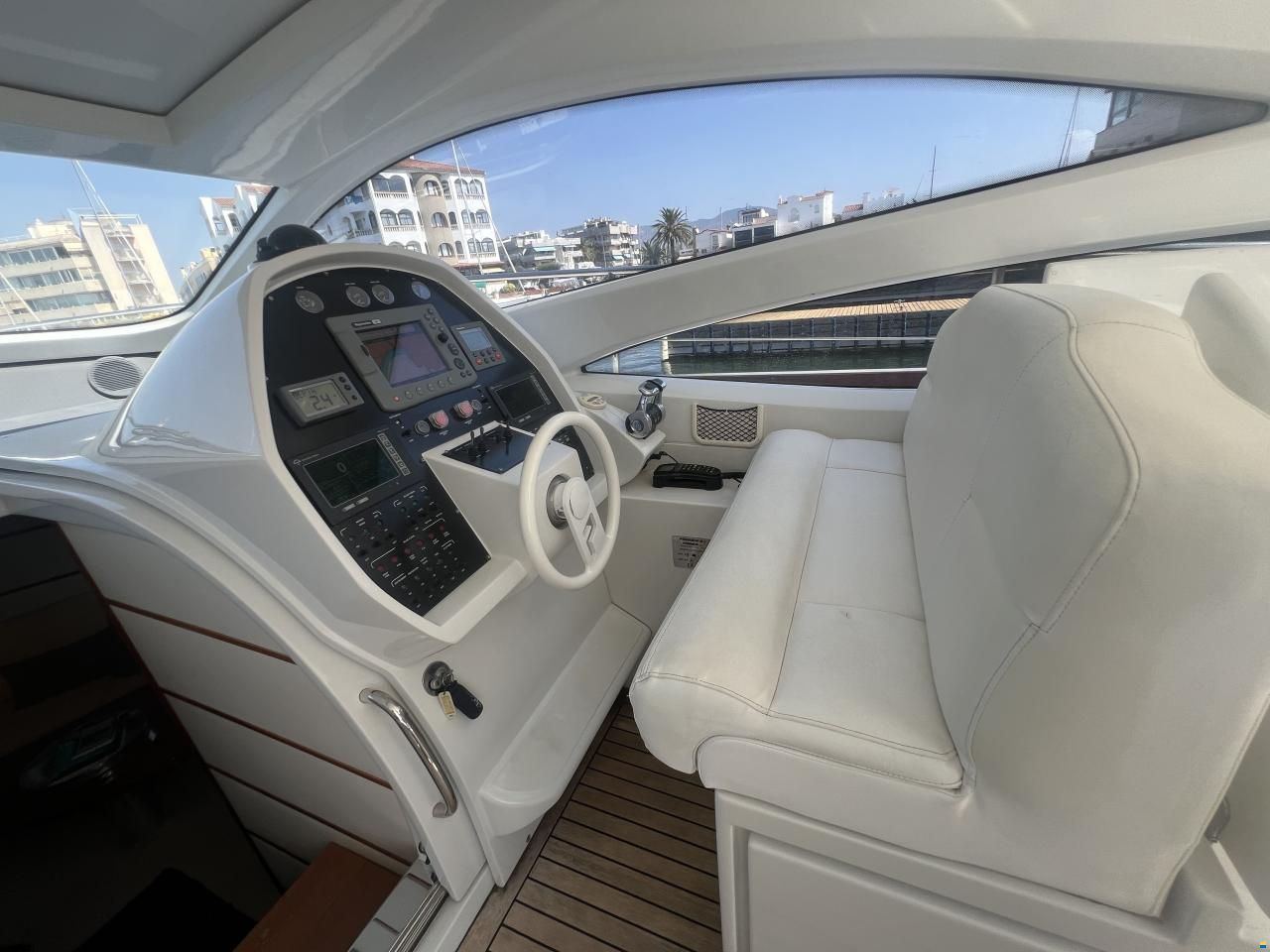 Pershing 50