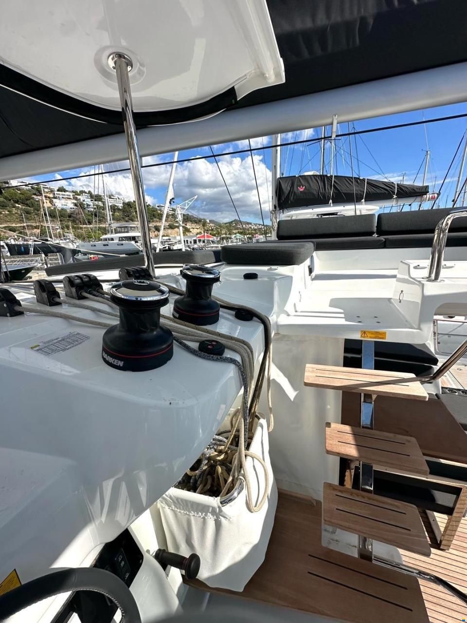 Lagoon 43