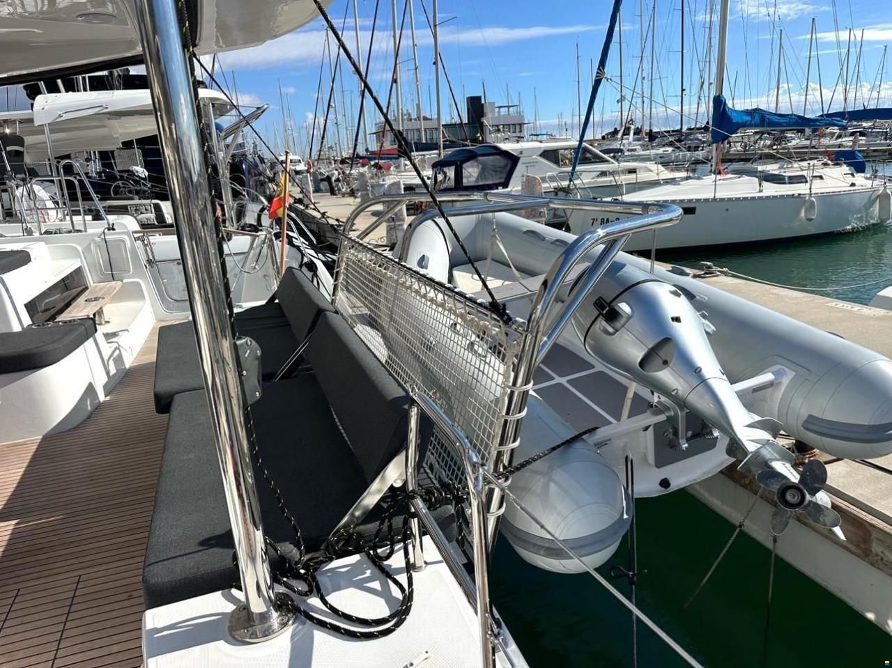Lagoon 43