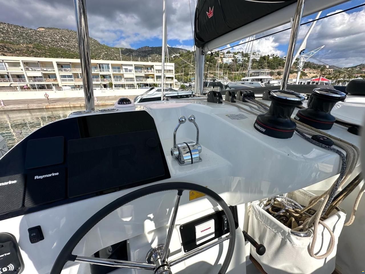 Lagoon 43