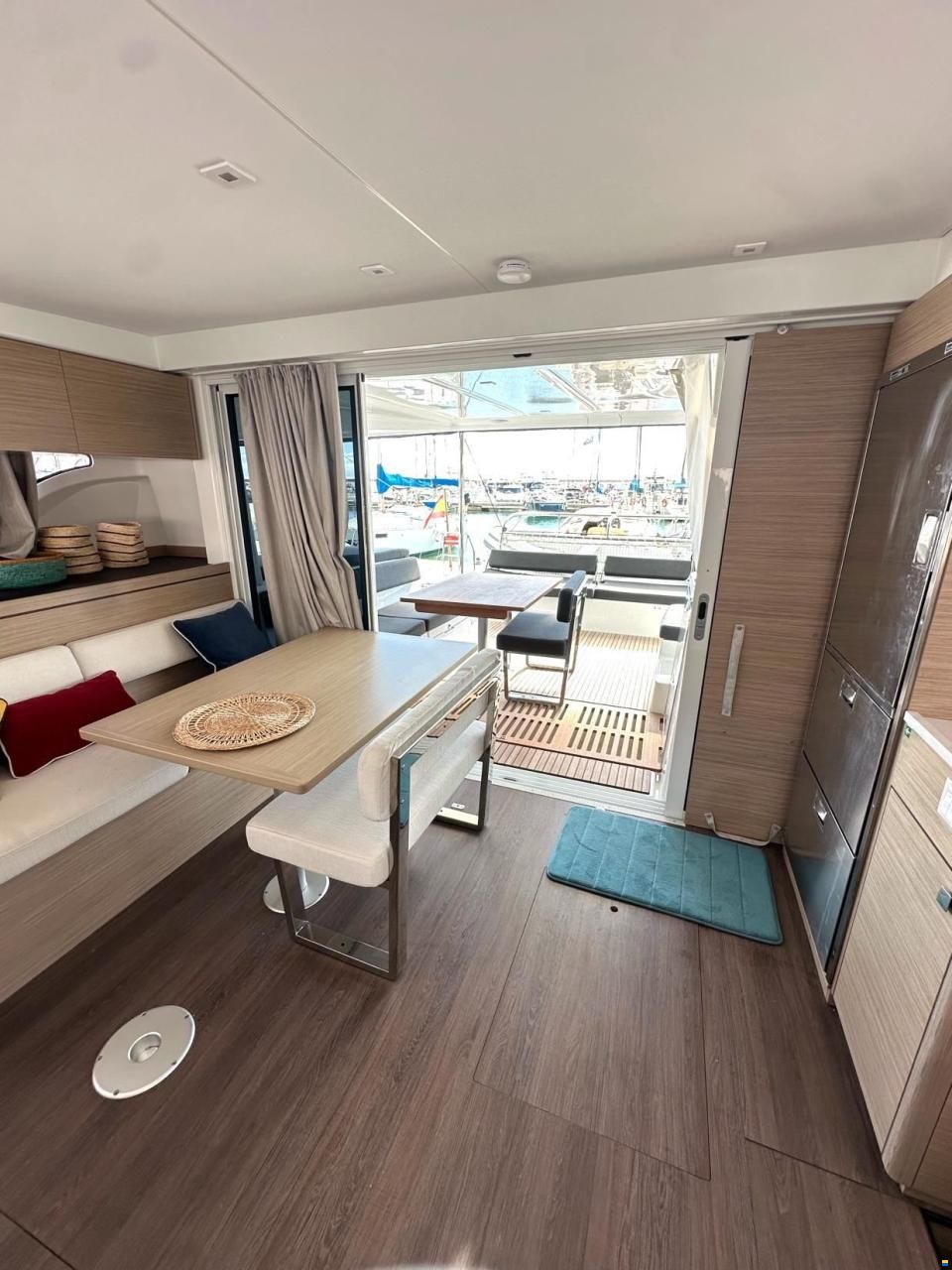 Lagoon 43