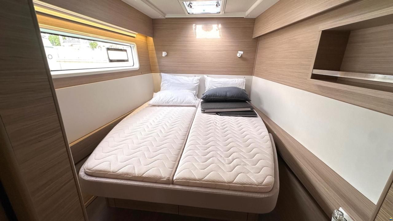 Lagoon 43