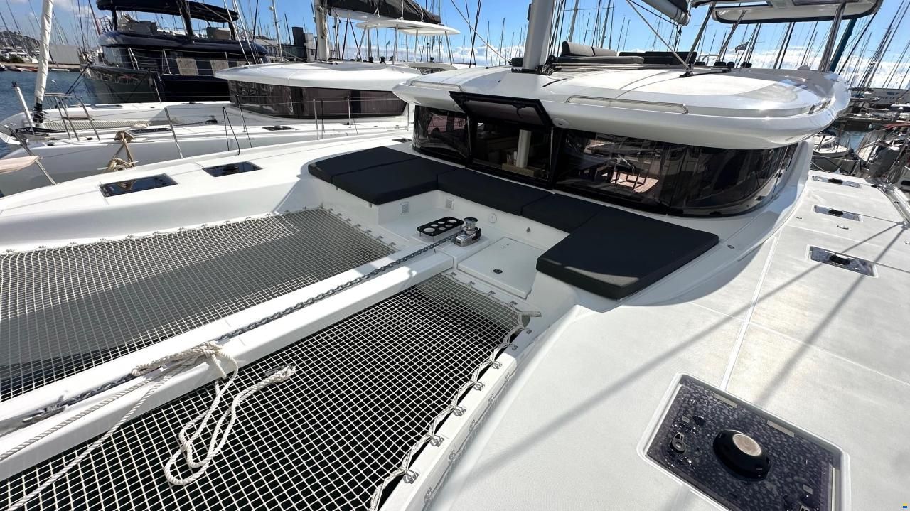 Lagoon 43