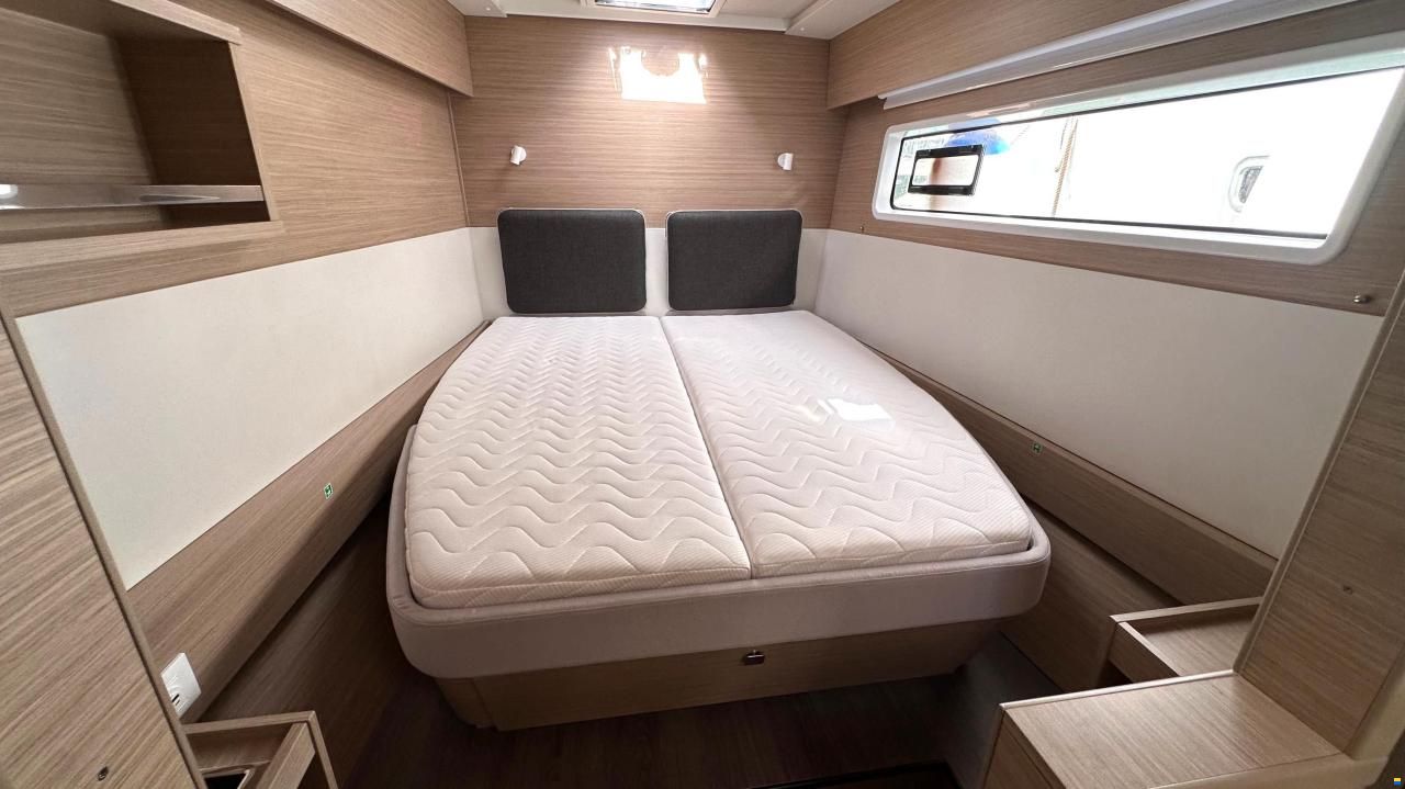 Lagoon 43