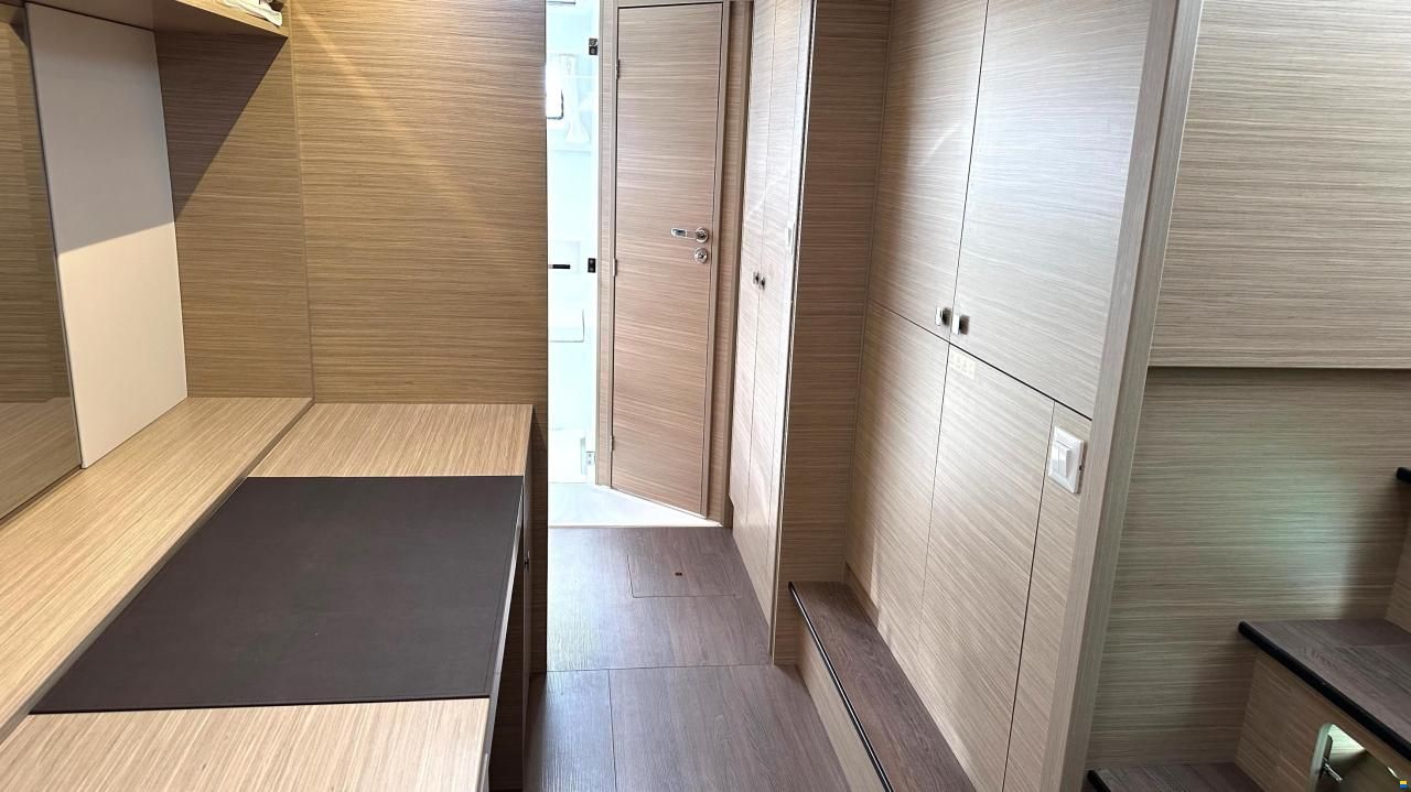 Lagoon 43