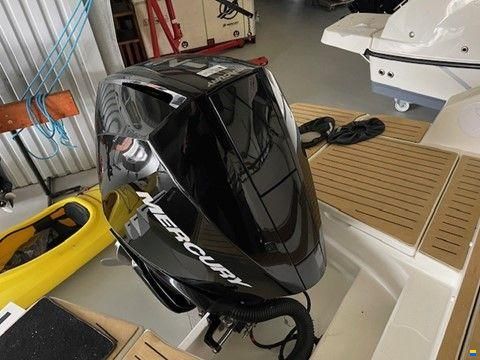 Quicksilver Activ 755 Cruiser med Mercur