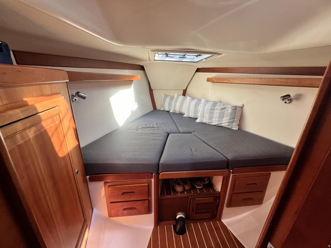 Tartan 3700