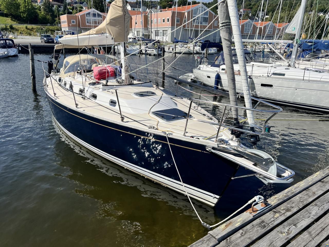 Tartan 3700