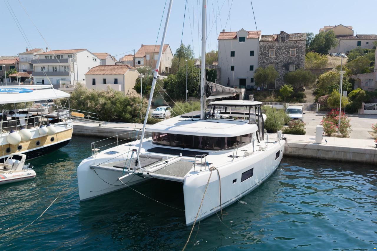 Lagoon 42 NEO