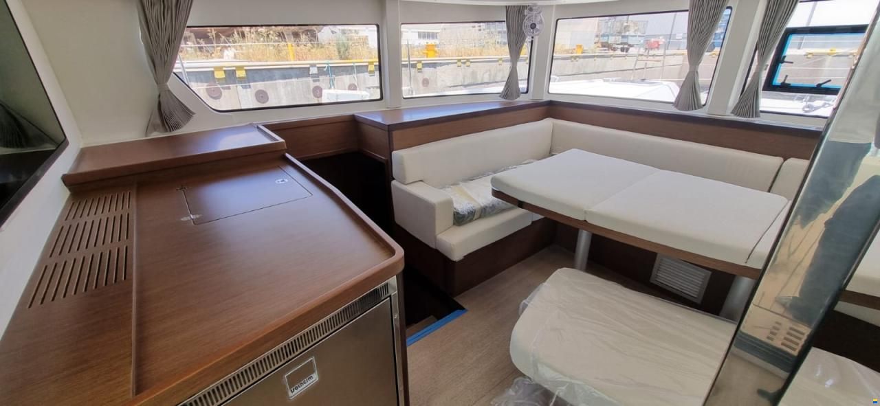 Lagoon 42