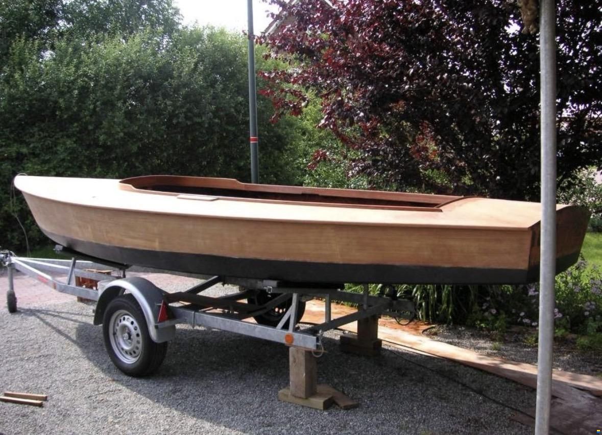 Kielzugvogel Holz