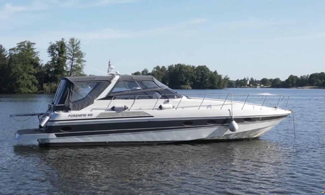 Pershing 40