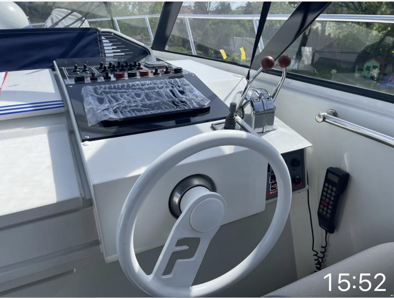 Pershing 40