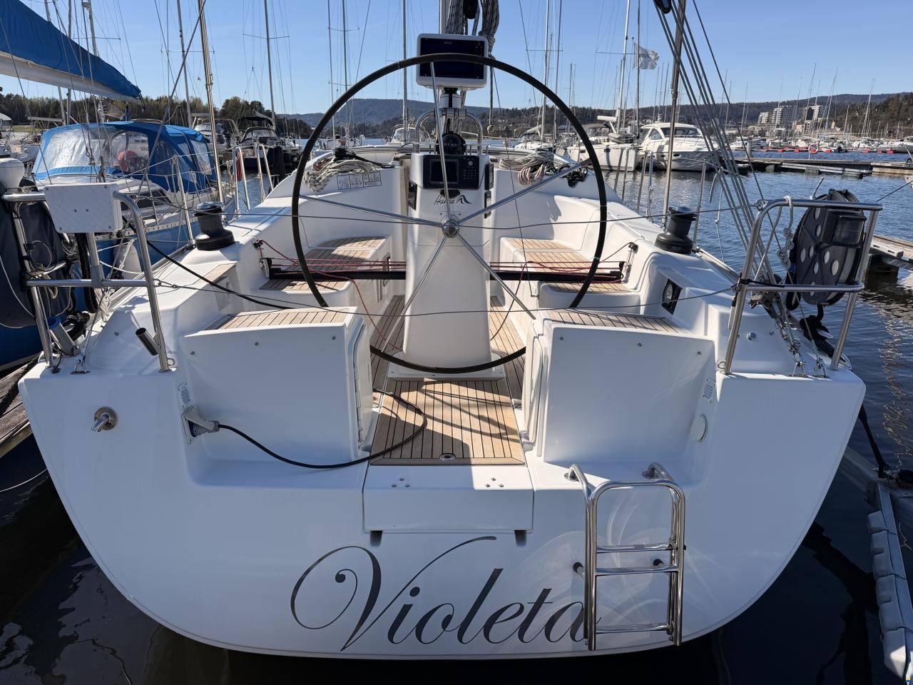 Hanse 370