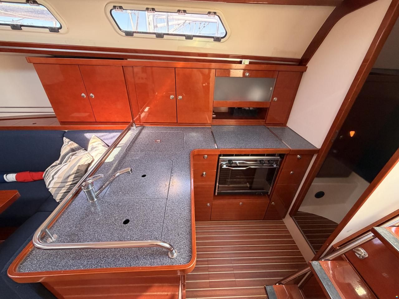 Hanse 370