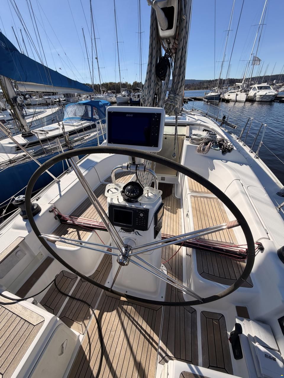 Hanse 370