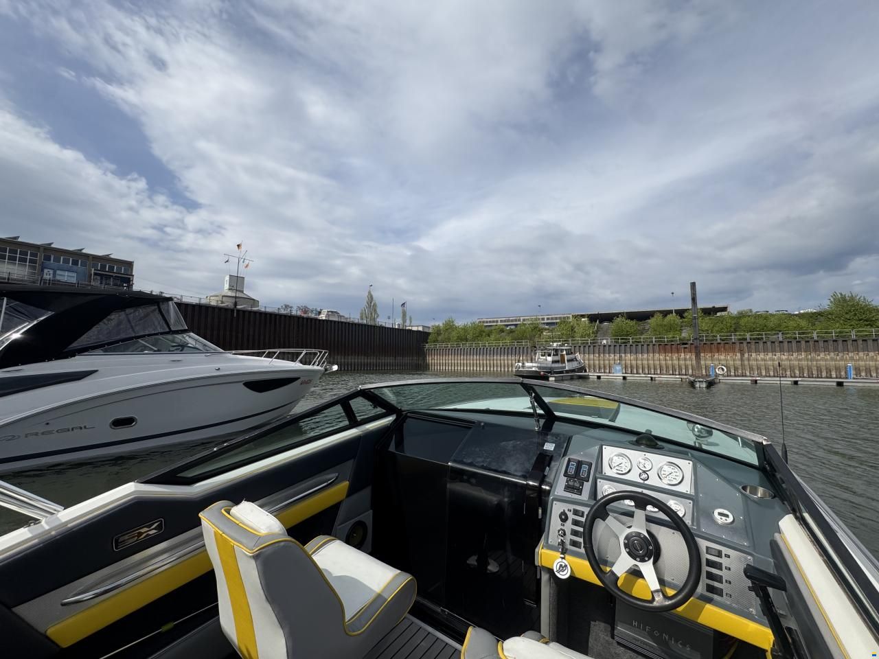 Chaparral 2350sx Sport
