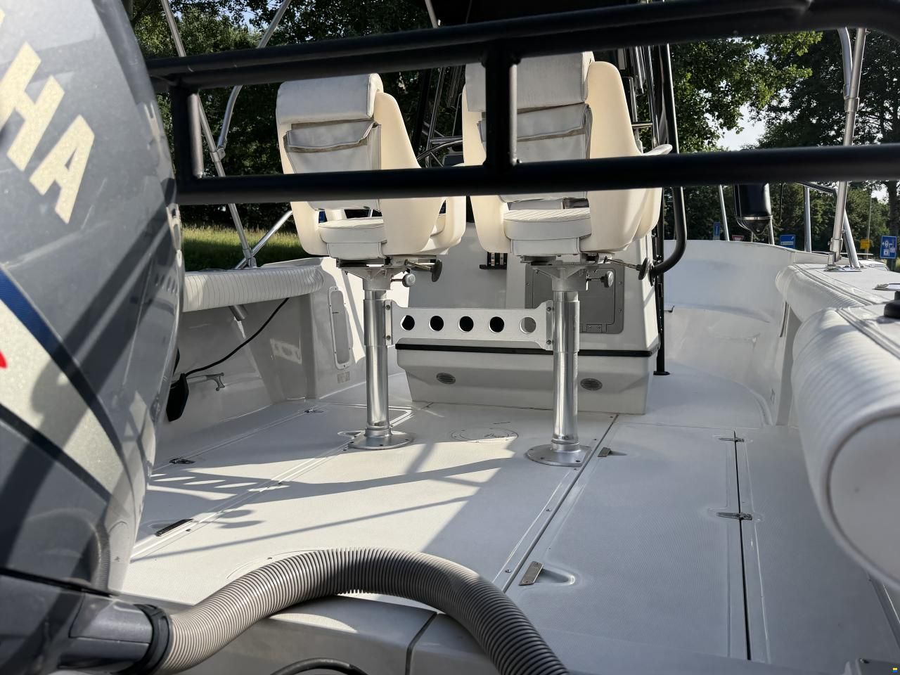 Boston Whaler Outrage 21