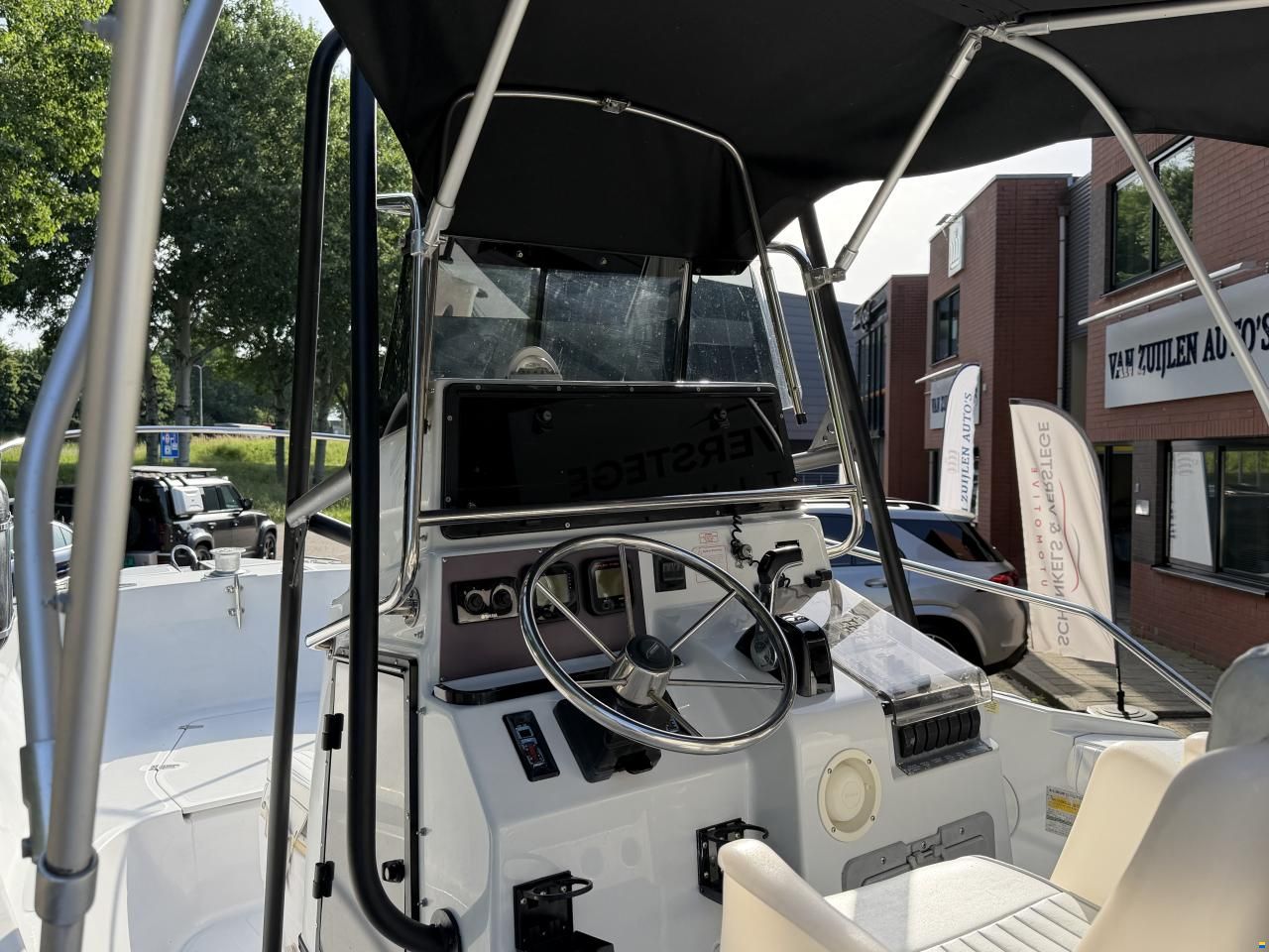 Boston Whaler Outrage 21