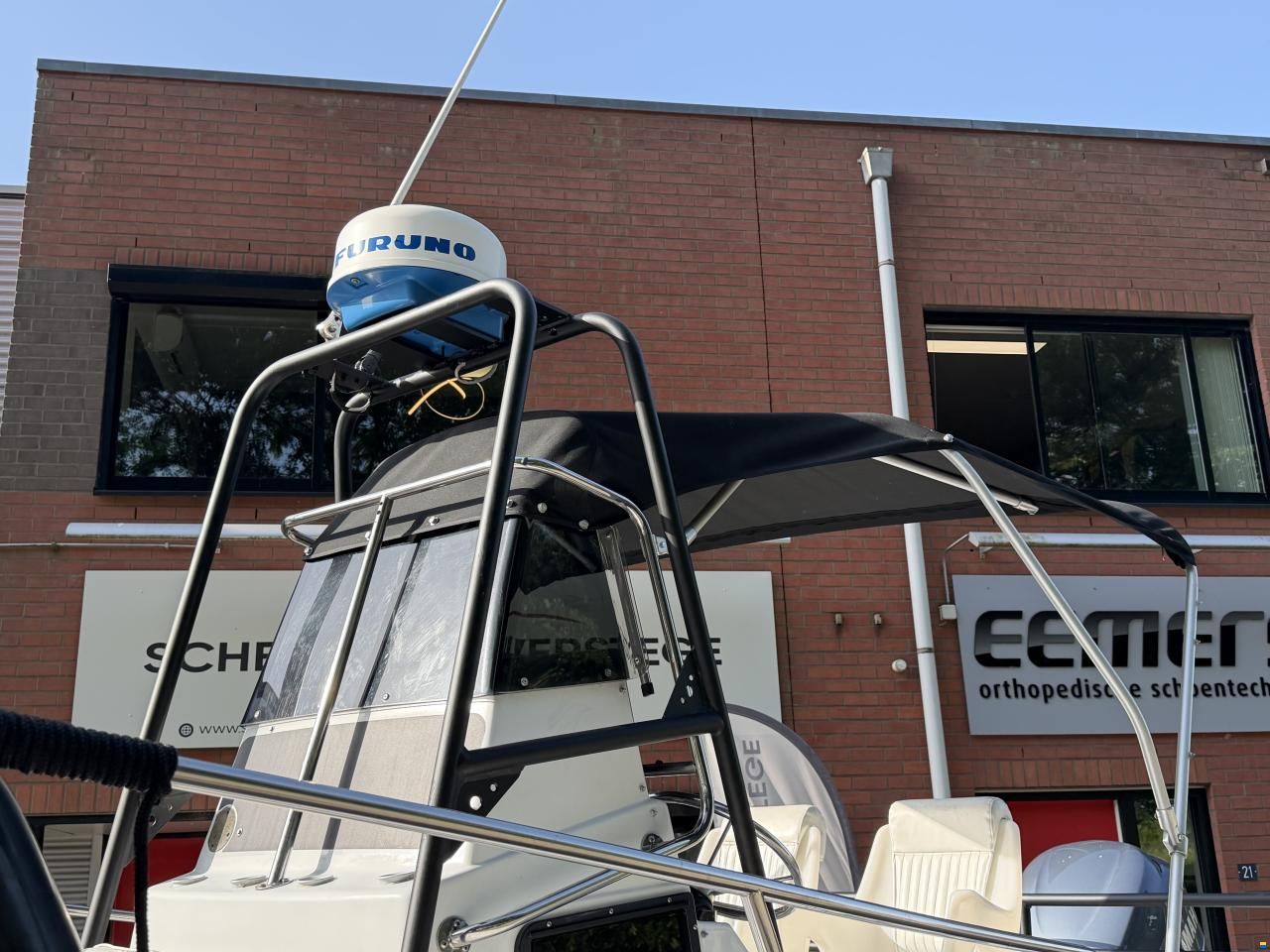 Boston Whaler Outrage 21