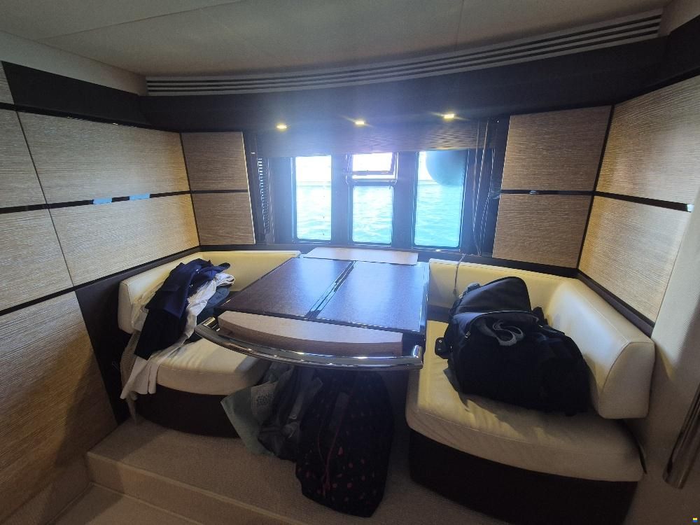 Azimut 53 FLY