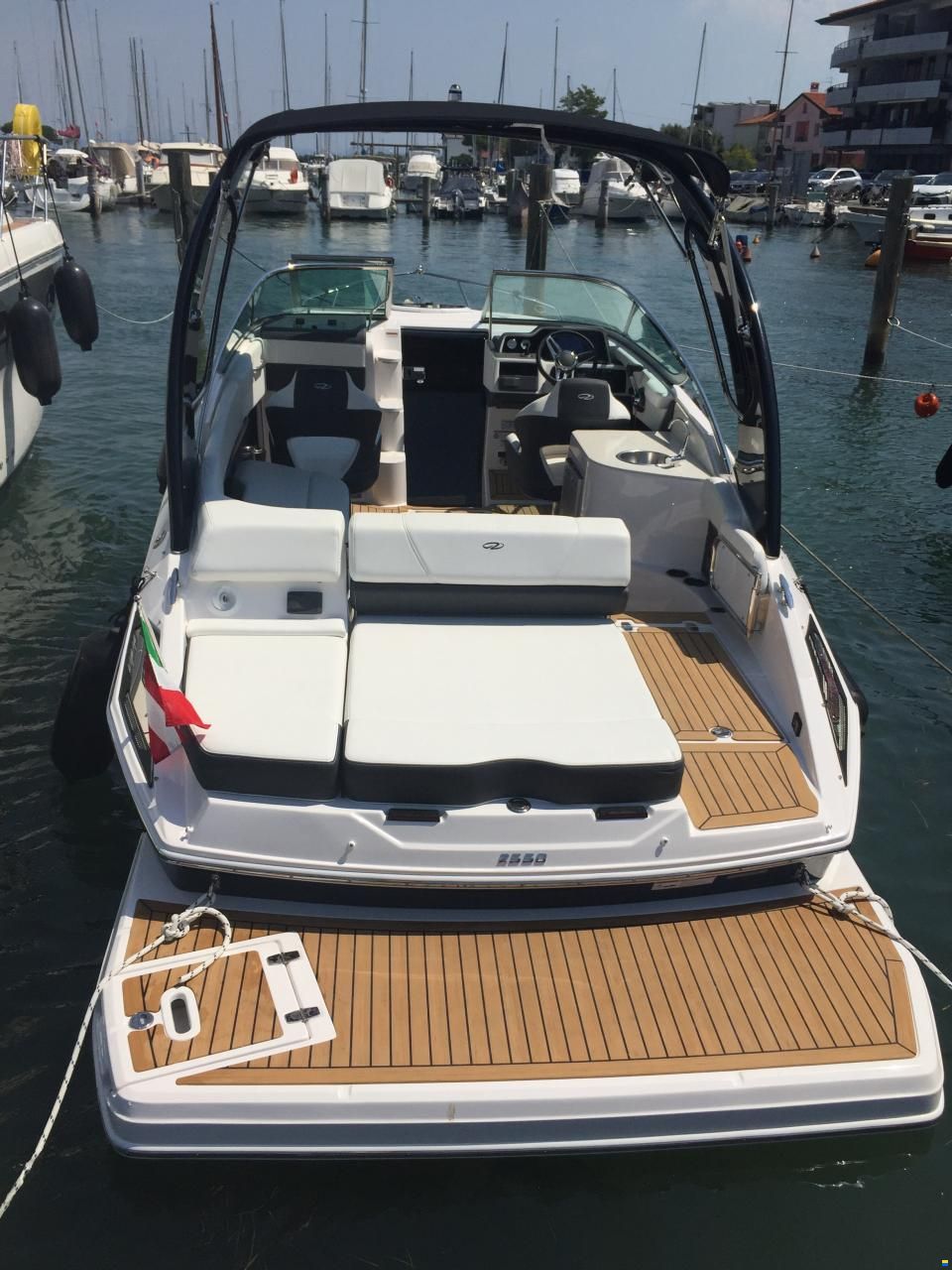 Regal 2550 Cuddy