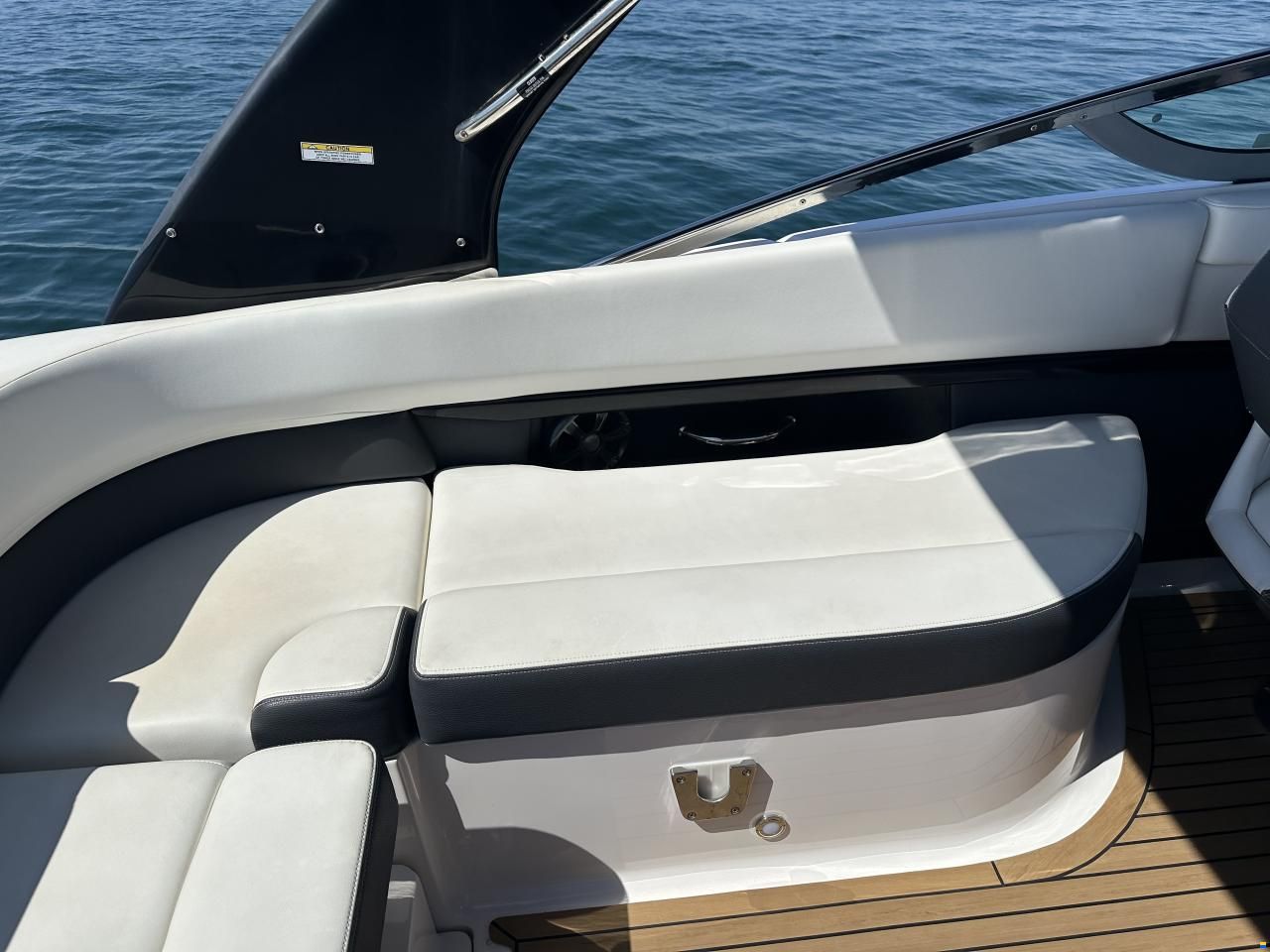 Regal 2550 Cuddy