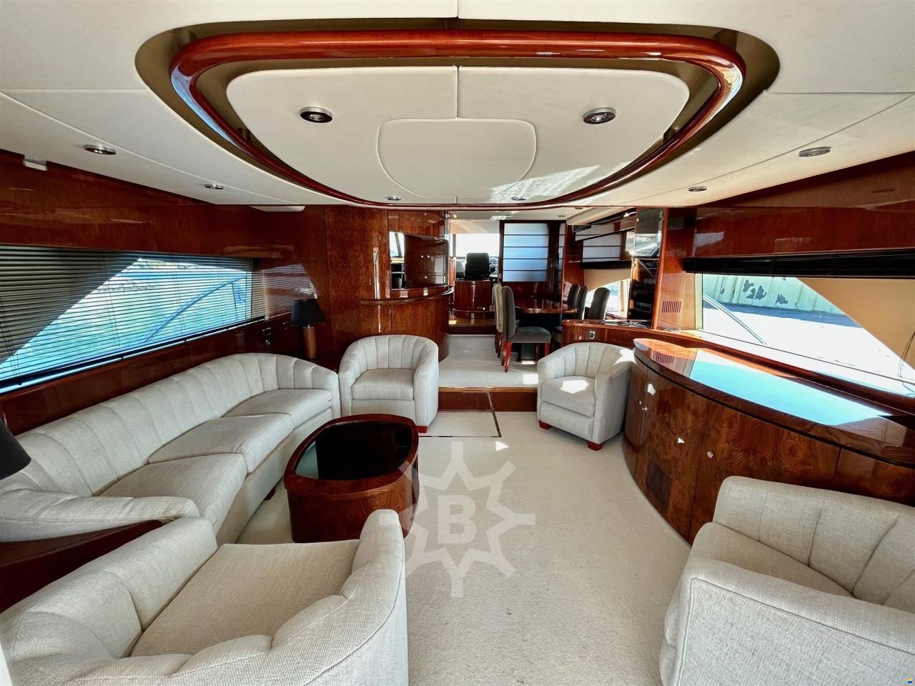 Fairline SQUADRON 74